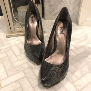 Carlos Santana snake skin heel